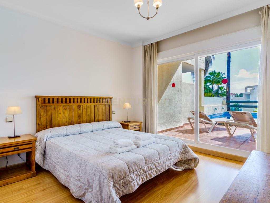 Luxuosa Moradia T3 com Vista Panorâmica em Málaga - Image 10